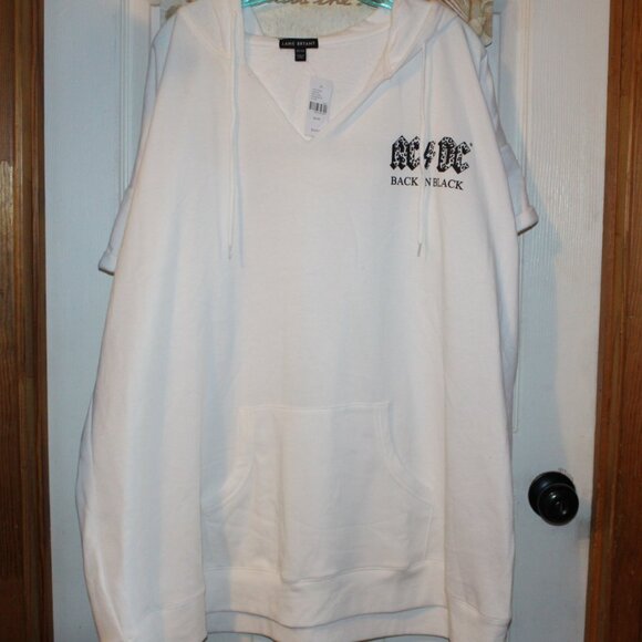 NWT Lane Bryant AC/DC 1980 Back in Black Tour hoodie 26/28 SHARP! - Picture 1 of 11
